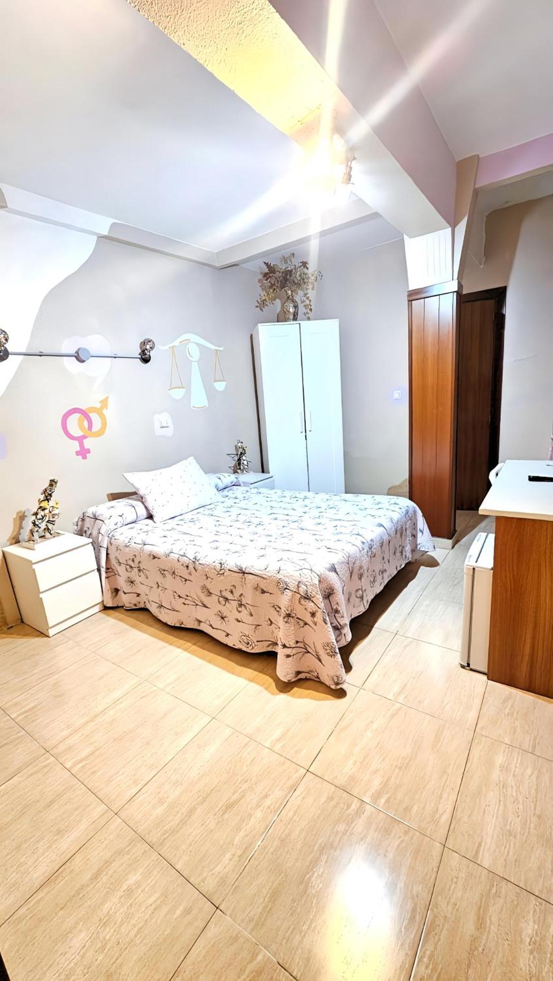 Hostal La Rosa กาเซเรส ภายนอก รูปภาพ