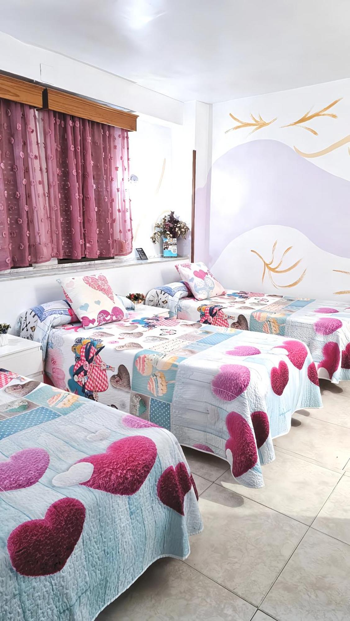 Hostal La Rosa กาเซเรส ภายนอก รูปภาพ