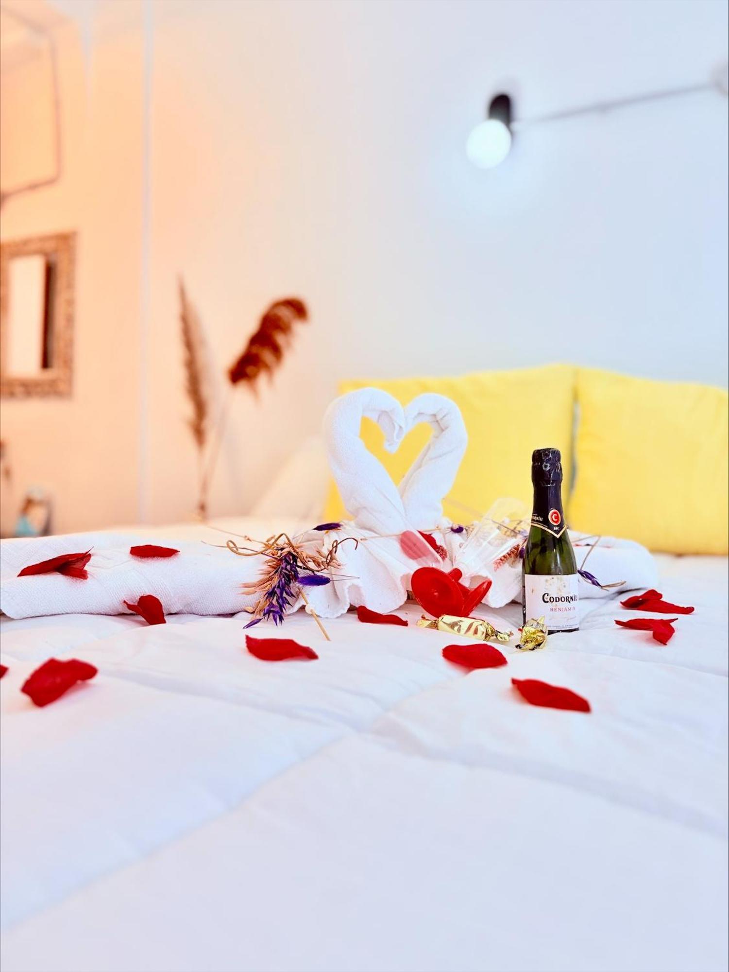 Hostal La Rosa กาเซเรส ภายนอก รูปภาพ