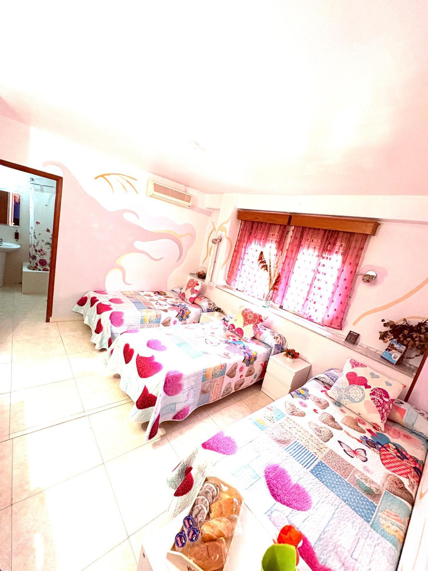 Hostal La Rosa กาเซเรส ภายนอก รูปภาพ