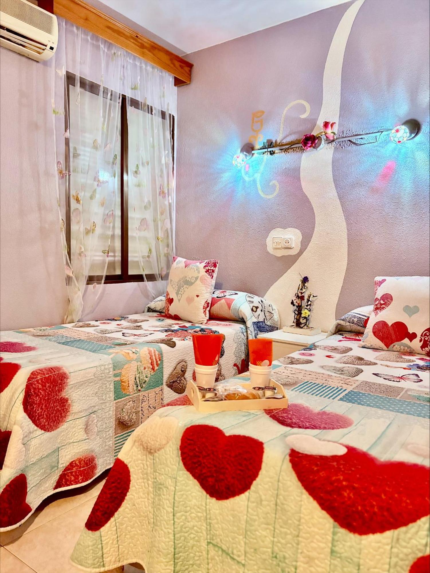 Hostal La Rosa กาเซเรส ภายนอก รูปภาพ