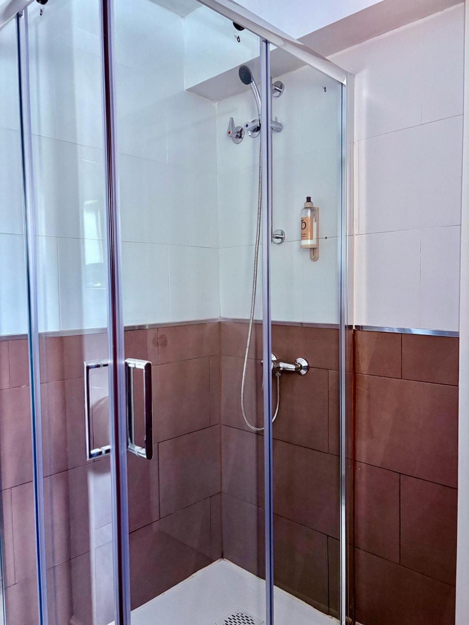 Hostal La Rosa กาเซเรส ภายนอก รูปภาพ