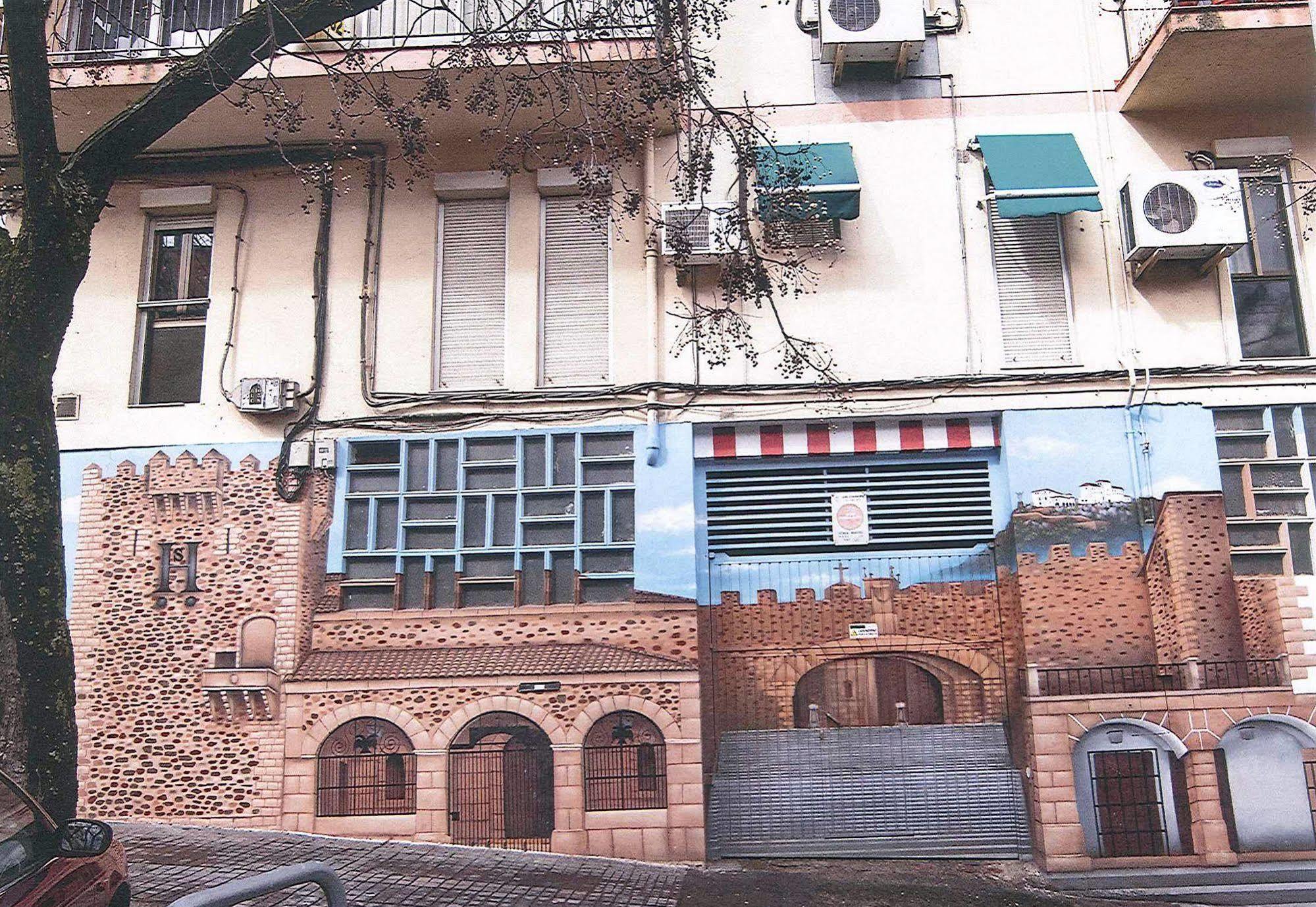 Hostal La Rosa กาเซเรส ภายนอก รูปภาพ